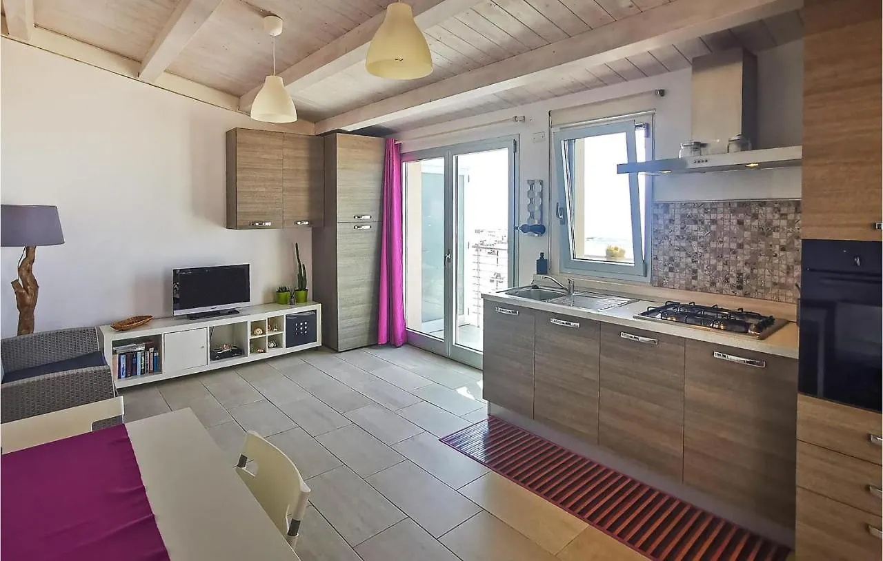 Nice Home In Kaukana With Kitchenette Villaggio Azzurro Hébergement de vacances